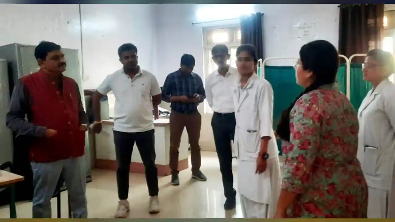 मूंदी व जावर अस्पताल का किया निरीक्षण, बी.एम.ओ. को दिये आवश्यक निर्देश