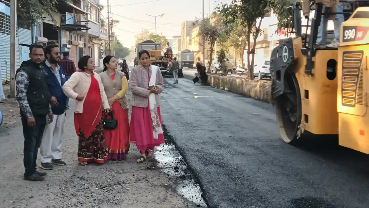 शहर में प्रथम बार हो रहा अनेक सड़कों का चौड़ीकरण