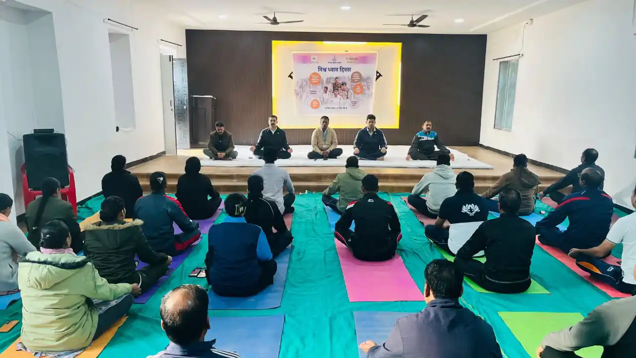 नीमच पुलिस द्वारा विश्व ध्यान दिवस के अवसर पर स्वास्थ व तनावमुक्ति हेतु ध्यान योग कार्यशाला का आयोजन