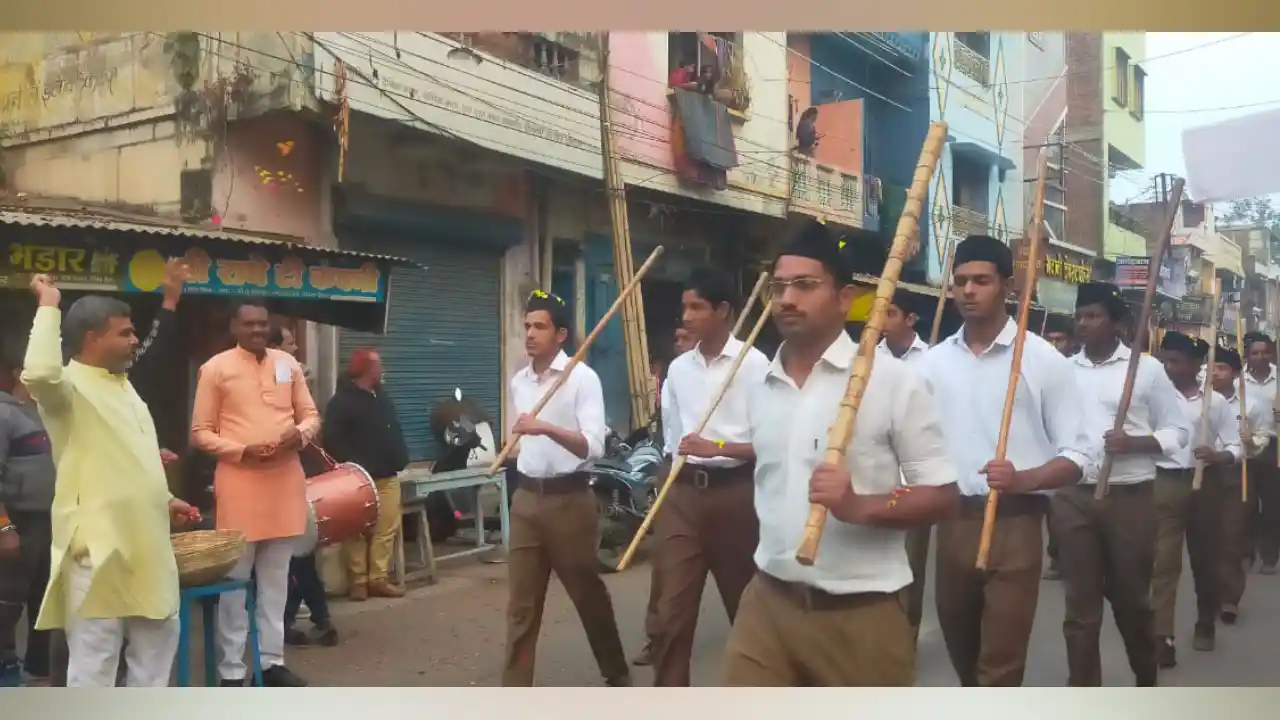 राष्ट्रीय बाल गौपाल स्वयं सेवकों का केसरिया हिंदू वाहिनी ने किया पुष्प वर्षा कर स्वागत !