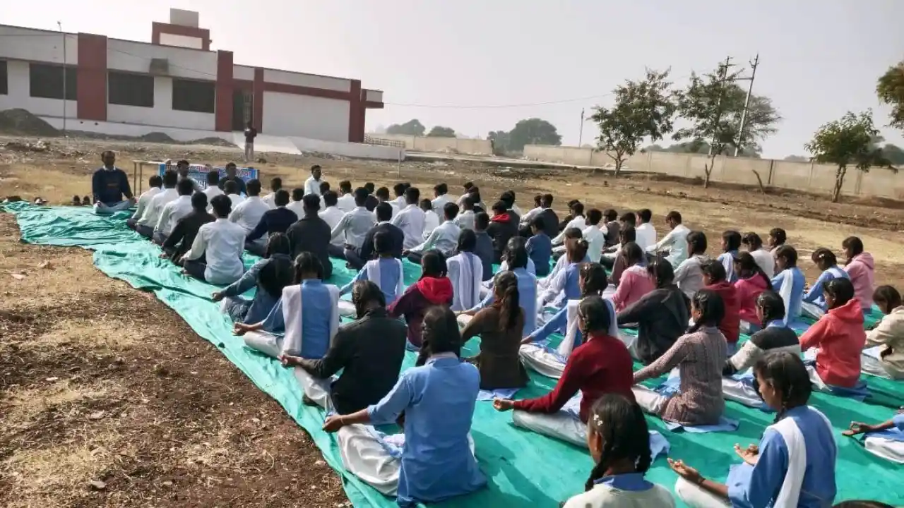 विश्व ध्यान दिवस के उपलक्ष्य में ध्यान कार्यक्रम का आयोजन हुआ सम्पन्न