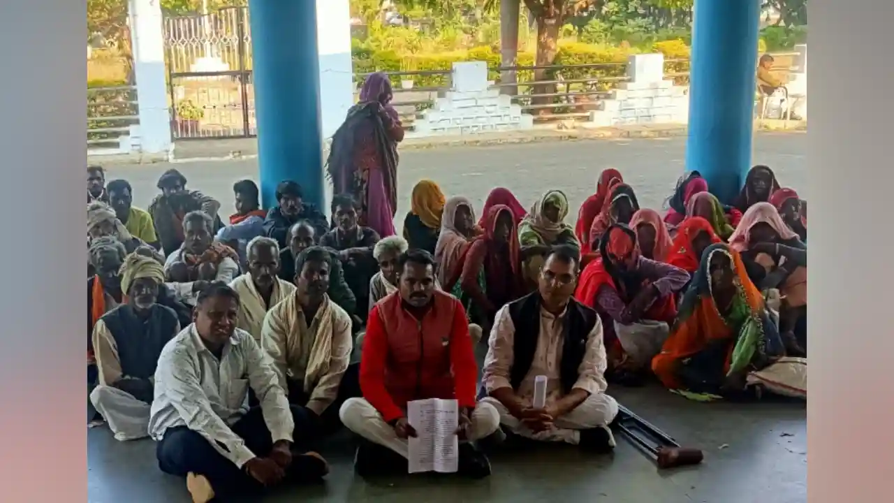 वनवासी कृषि ग्रामीण मजदूर संघ ने किसानों की विभिन्न समस्याओं को लेकर जिला कलेक्टर को सोपा ज्ञापन !