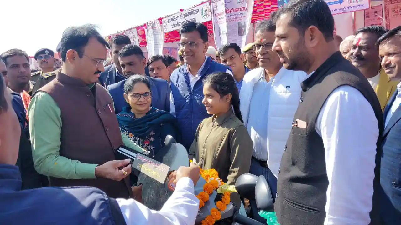 राज्य सरकार के एक वर्ष पूर्ण होने पर आयोजित हुए विविध कार्यक्रम