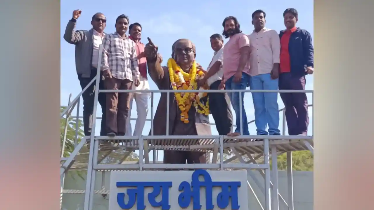 कल्याण कमलमय समर्थक समिति ने डॉ भीमराव अम्बेडकर जी की प्रतिमा पर माल्यार्पण कर महापरिनिर्वाण दिवस मनाया!