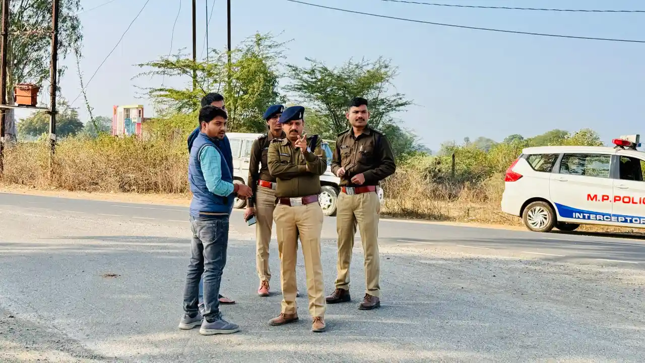 यातायात पुलिस एवं MPRDC द्वारा नीमच मनासा रोड का किया भ्रमण