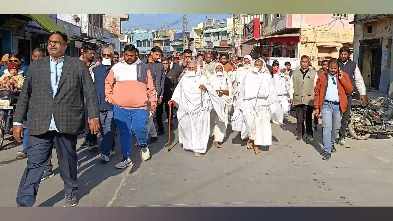 बेगूं वेणी यश साधना संस्थान से गुरु माँ यश सुशीष्या उप प्रवृतिनी पूज्या मैना कंवर जी महाराज साहब आदि थाना 8 का हुआ मंगल विहार