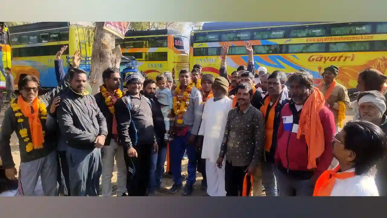 अखिल भारतीय धोबी समाज महासंघ के द्वारा वैष्णव देवी यात्रा से लौटे यात्रियों का किया भव्य स्वागत !