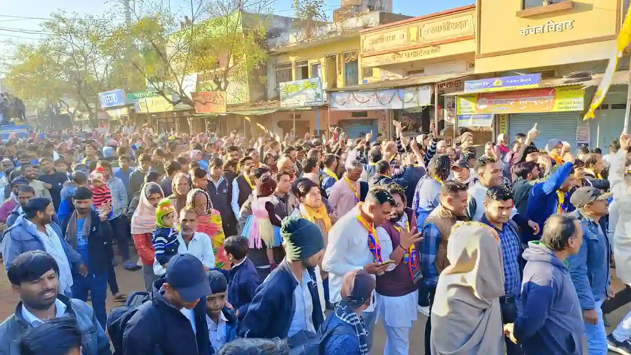 सांवलिया सेठ के दर्शन करने सुदामा के रूप में सैकड़ों श्रद्धालुओं पैदल निकले मंडफिया धाम के लिए