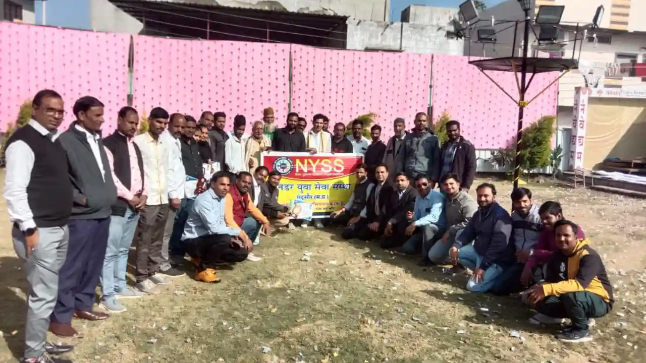 निडर युवा सेवा संस्था द्वारा नववर्ष के उपलक्ष्य में समाजसेवी एवं संस्था से जुड़े सक्रिय सदस्यों का सम्मान किया गया