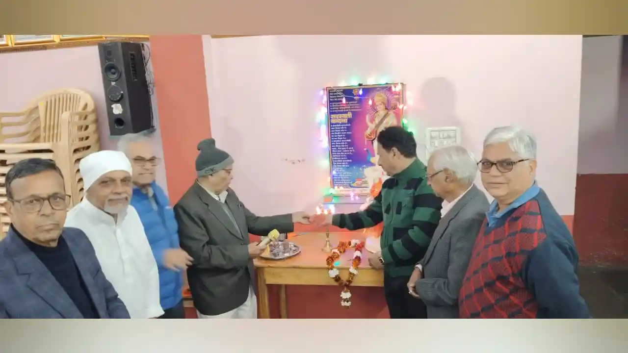 कवि गीतकार गोपालदास नीरज की 100वीं जयन्ति शनिवार को संगीत प्रेमियों ने मनाई