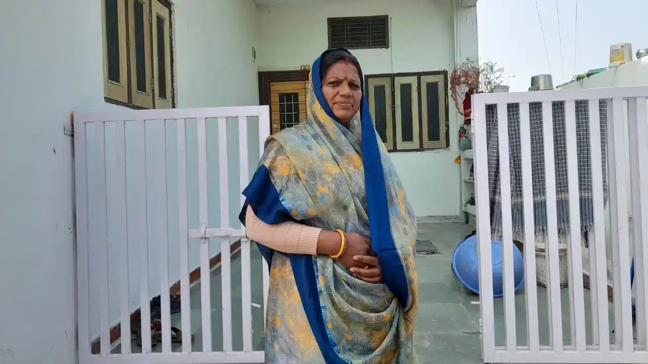 संतोष बाई को स्वामित्व योजना ने पट्टा देकर घर का मालिक बना दिया