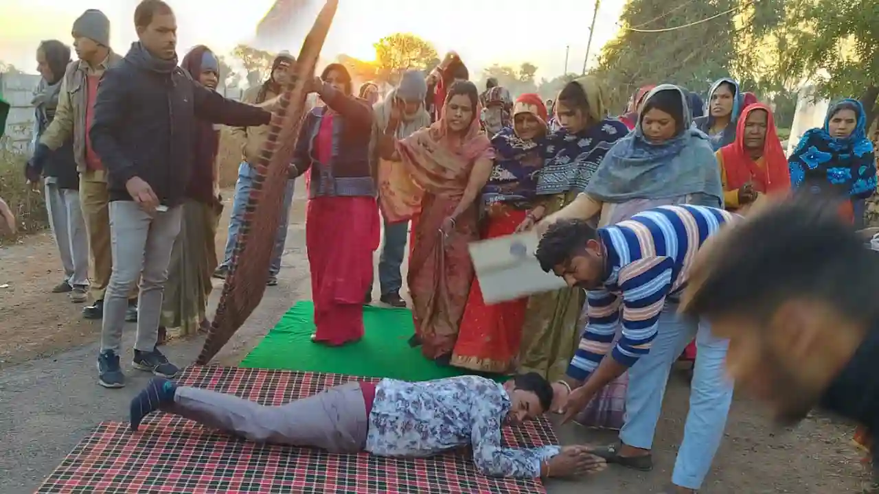 आवरी माताजी से मांगी मानोवांच्छित मुराद पूरी होने पर लगाई लोट