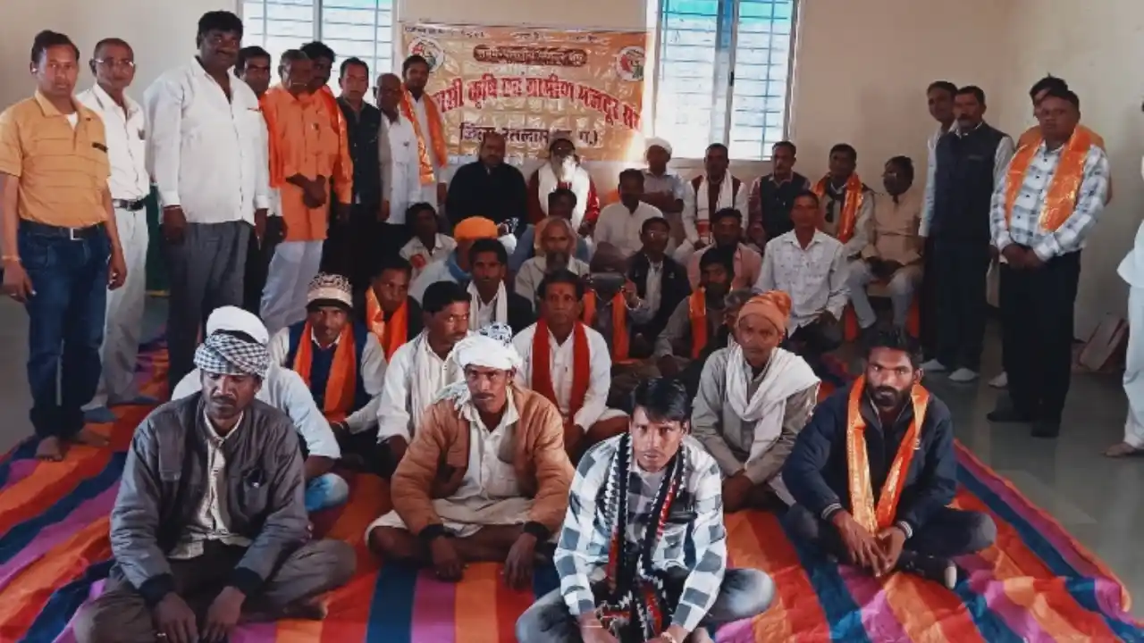 वनवासी कृषि ग्रामीण मजदूर संघ मालवा प्रांत की एक कामकाजी बैठक रतलाम में हुई सम्पन्न -भेरूलाल खदेड़ा