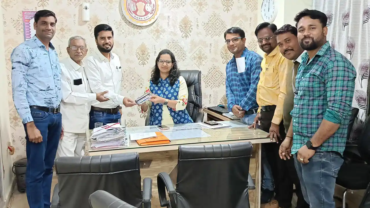 प्रेस क्लब के सदस्यों ने एसडीएम से की मुलाकात