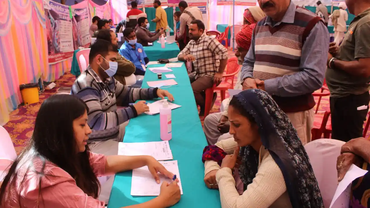 भादवामाता में पिम्स हॉस्पिटल उमरडा उदयपुर का निशुल्क शिविर लगाया गया