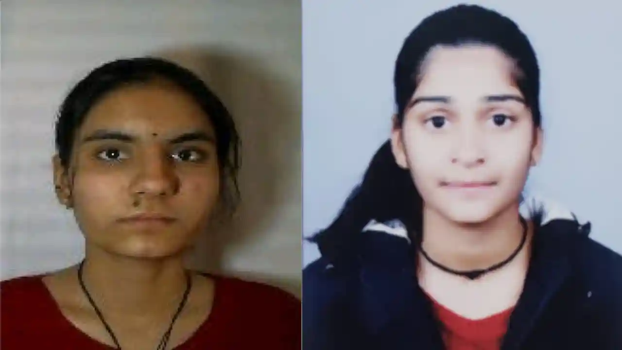 अच्छे अंक लाने पर शासकीय कन्या उच्चतर माध्यमिक विद्यालय कि दो छात्राओं का स्कुटी वह लेपटॉप के लिए चयन