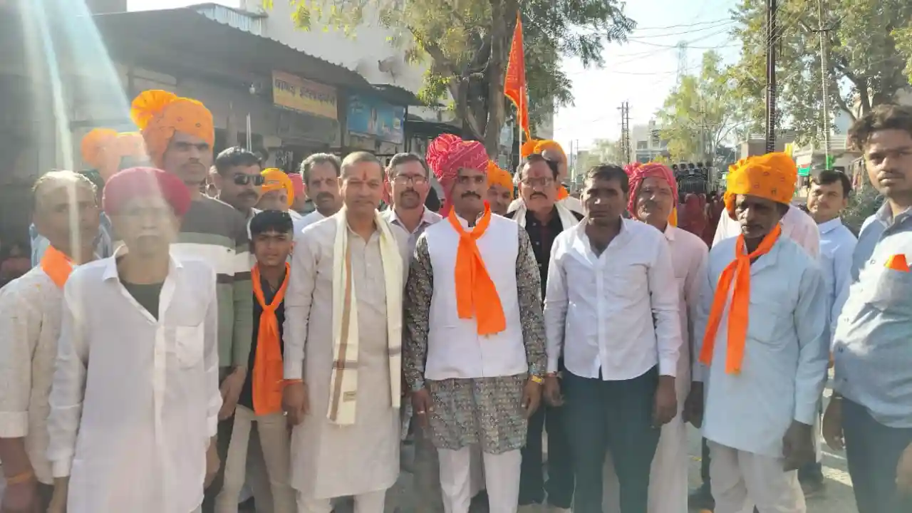 विश्वकर्मा जयंती पर बैण्ड बाजो से निकाली भव्य शोभायात्रा