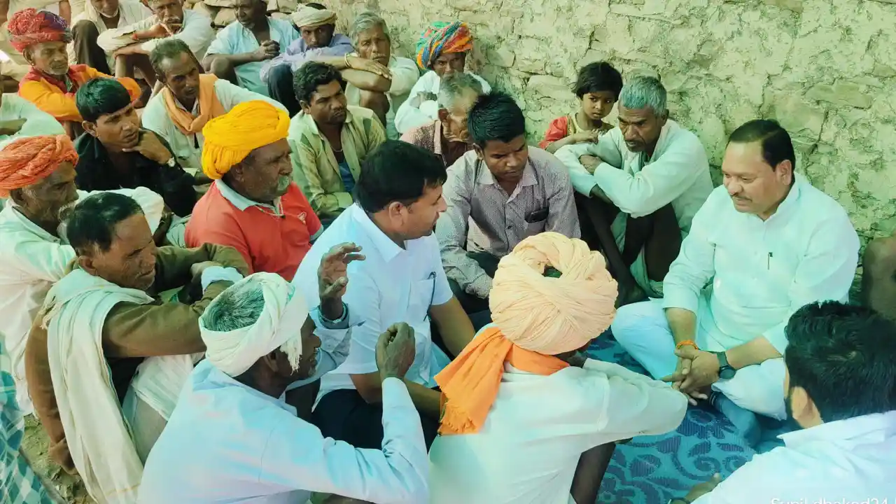 बांध निर्माण के विरोध में बाणदा के ग्रामीणों का फूटा आक्रोश
