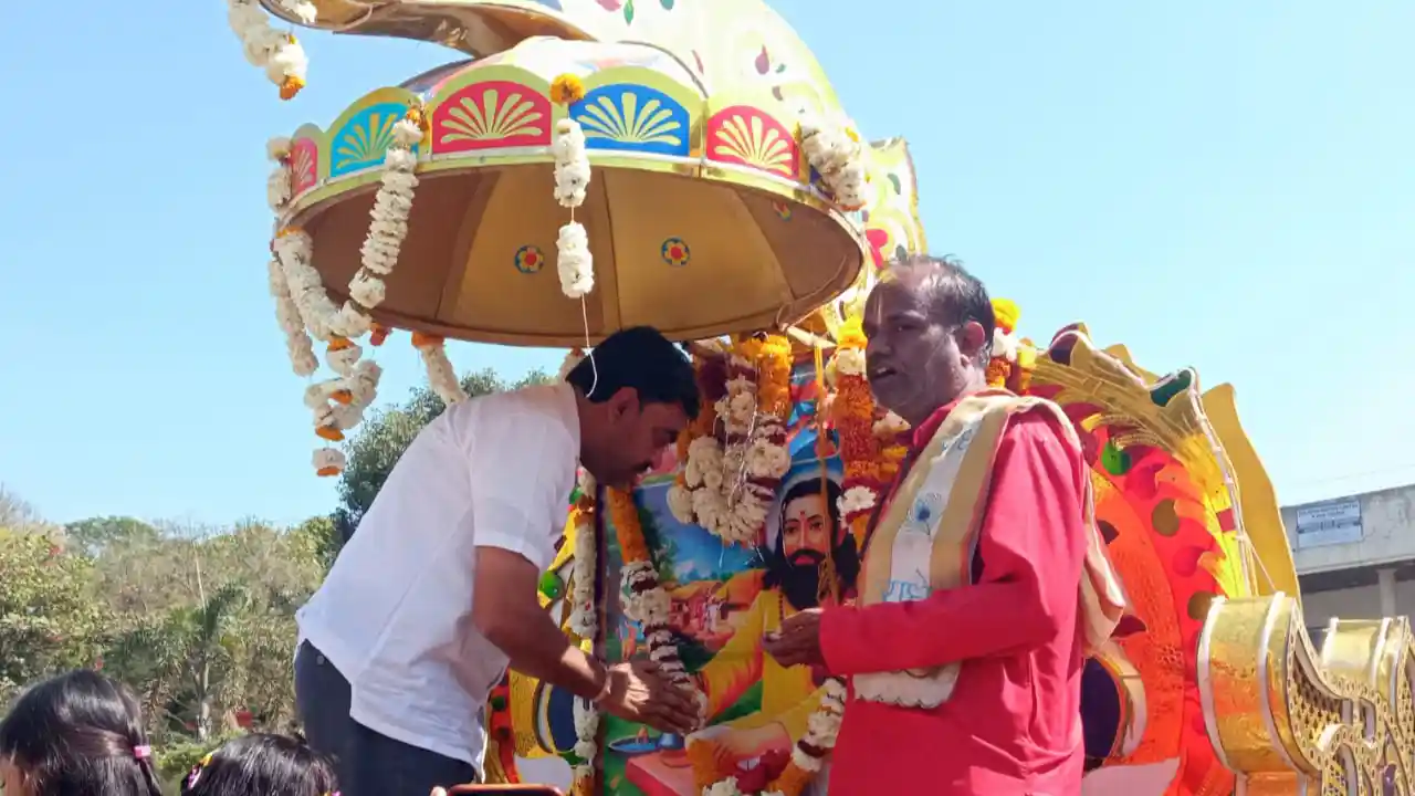 संत शिरोमणि रविदास जन्मोत्सव पर कांग्रेस जन ने किया चल समारोह का स्वागत 