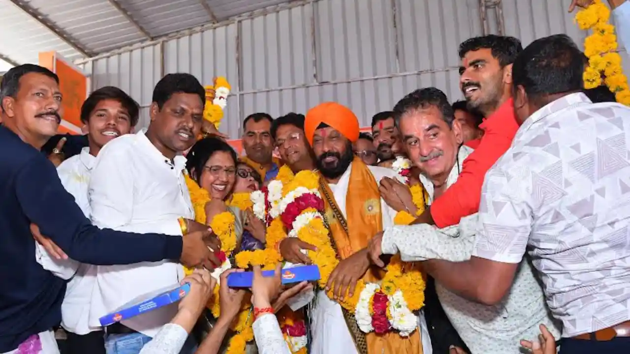 खेजड़िया बालाजी पर उत्साह से मना विधायक हरदीप सिंह डंग का जन्मदिन