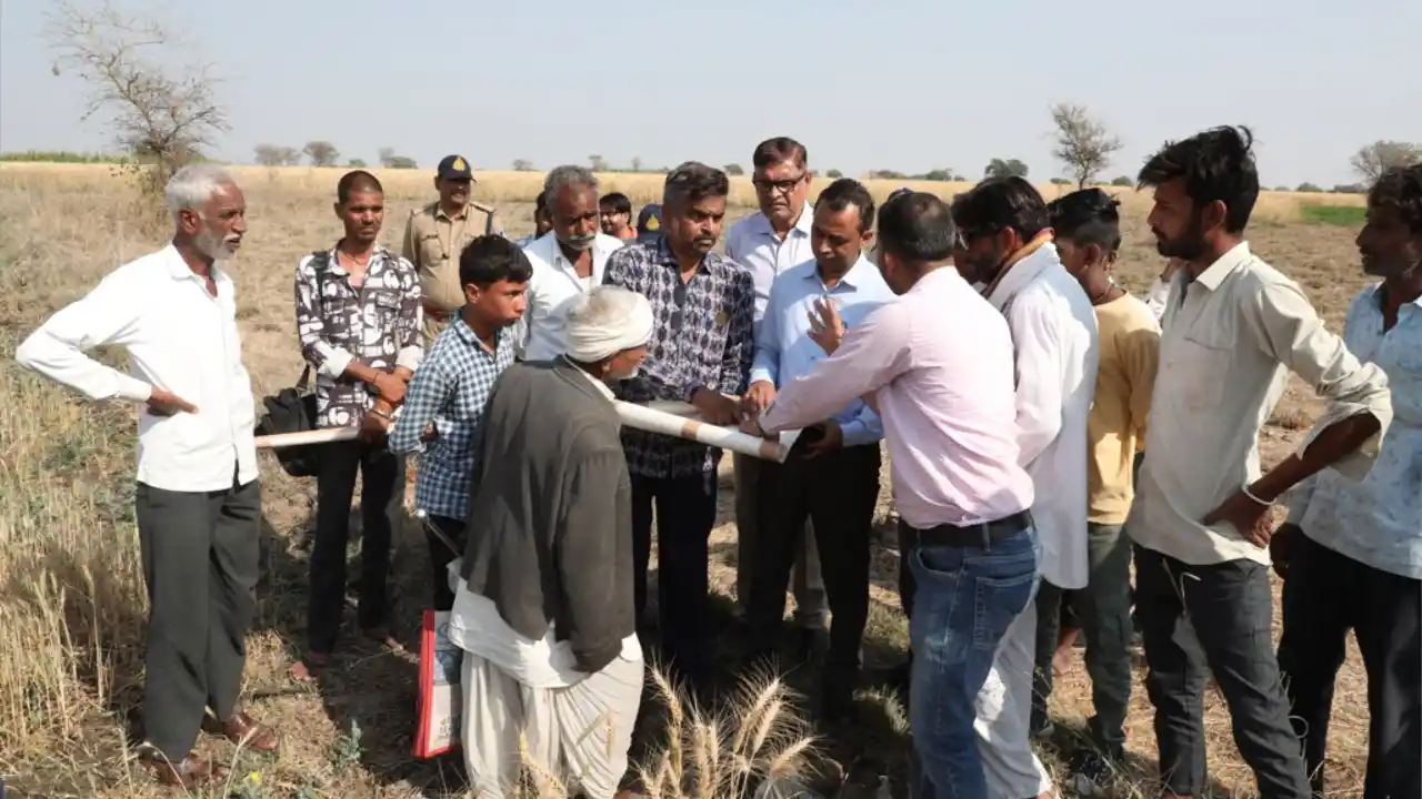 कलेक्टर श्री हिमांशु चंद्रा ने किसान की समस्या का किया तत्काल समाधान