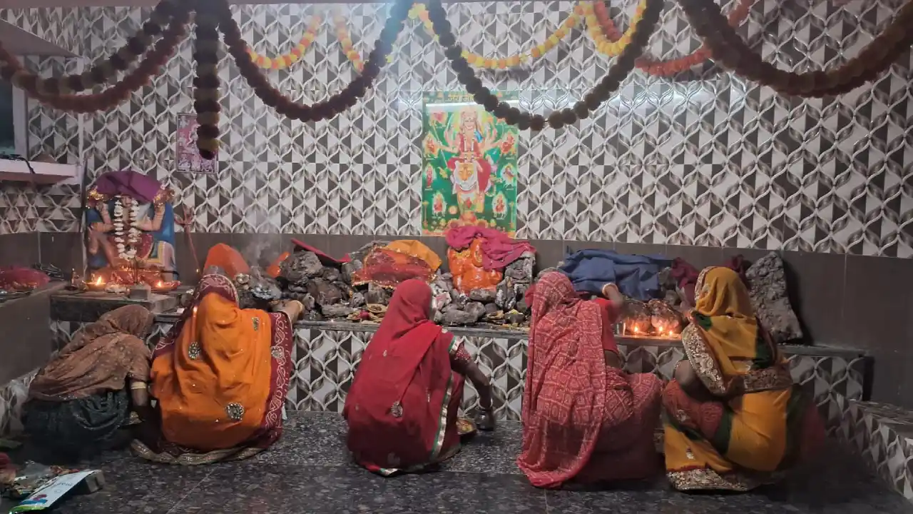 नगर मे प्रतिवर्षानुसार इस वर्ष भी शीतला सप्तमी का पर्व परम्परानुसार उत्साह के साथ मनाया गया।