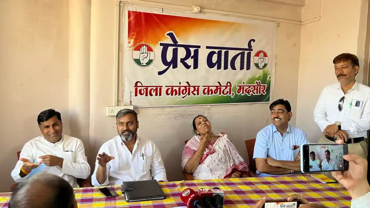 सत्ता के अहंकार में मोटे हो रहे भाजपाइयों को जनता अब लगने लगी है भिखारी - समर सिंह