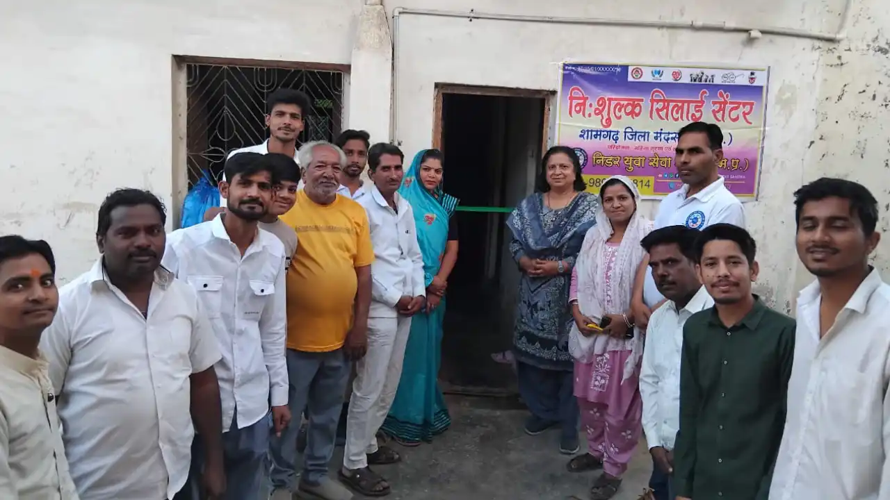 निडर युवा सेवा संस्था ने शुरू किए निःशुल्क सिलाई और ब्यूटी पार्लर केंद्र