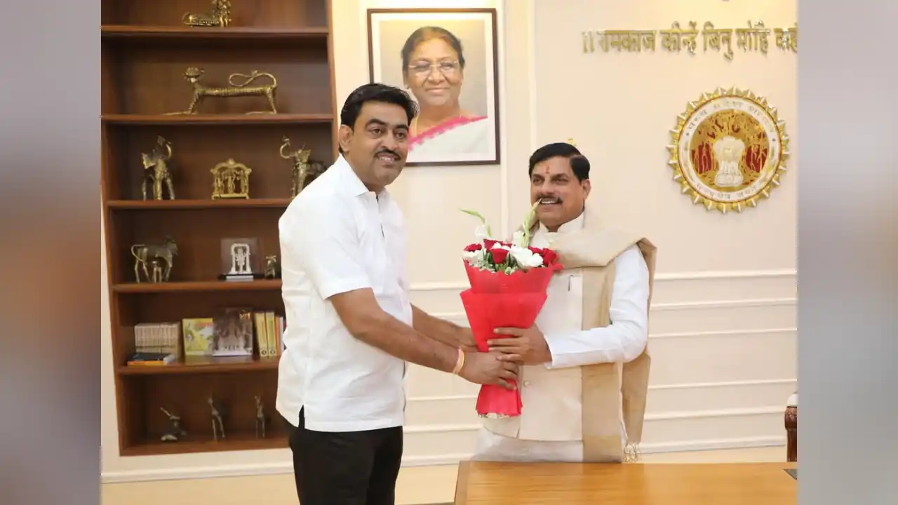 क्षेत्र की समस्याओं को लेकर मुख्यमंत्री से कि मुलाकात लोकप्रिय विधायक विपिन जैन ने  
