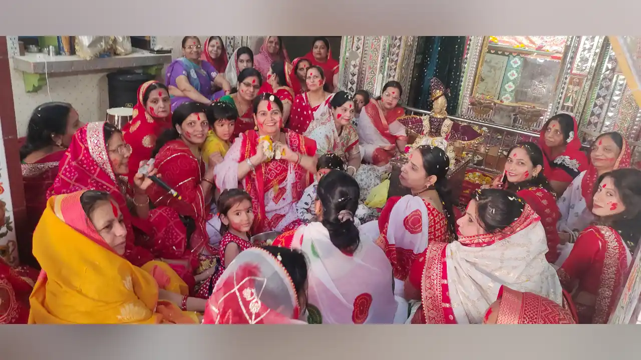 श्री सत्यनारायण मंदिर पर स्वर्णकार महिला मंडल द्वारा फाग एवं भव्य भजन दोपहरी का आयोजन किया गया