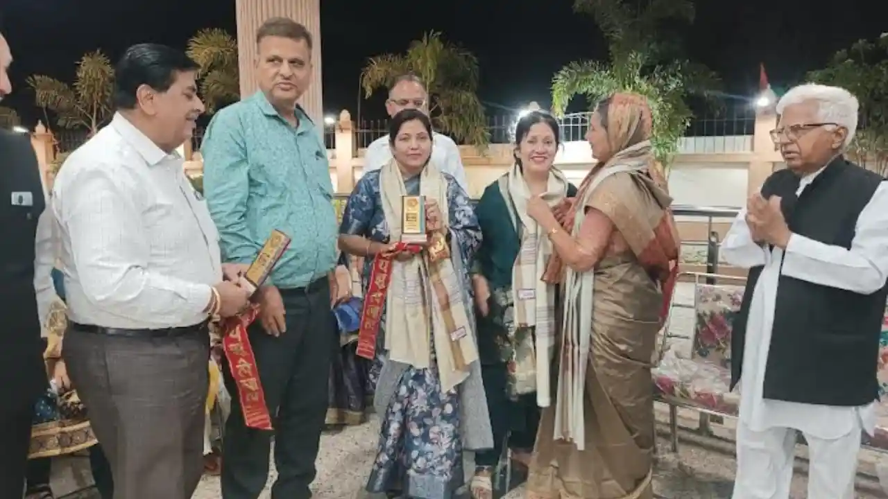 सिंधी समाज द्वारा महिला दिवस मनाया गया