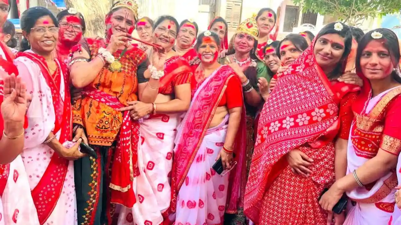 जांगिड़ ब्राह्मण सूतार पंचायत की महिला मंडल ने फाग उत्सव मनाया