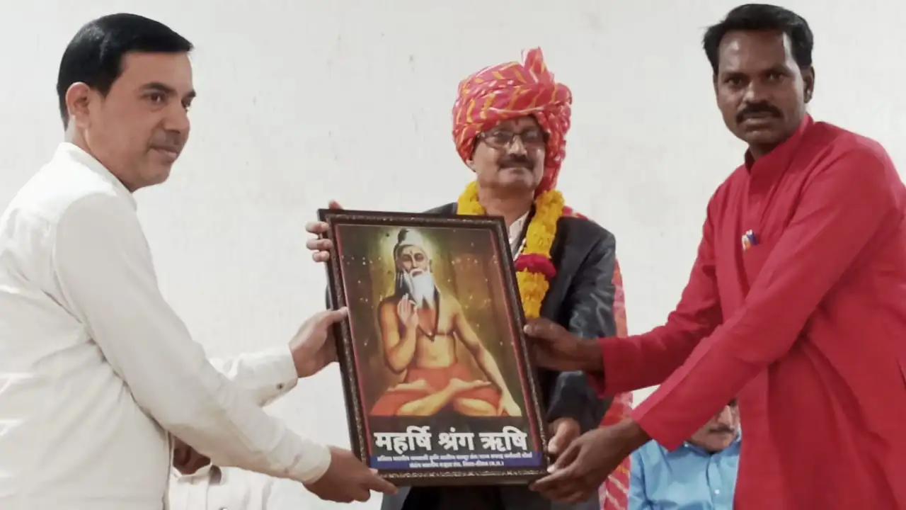 अखिल भारतीय वनवासी कृषि ग्रामीण मजदूर संघ ने किया श्री राजमल व्यास को सम्मानित !