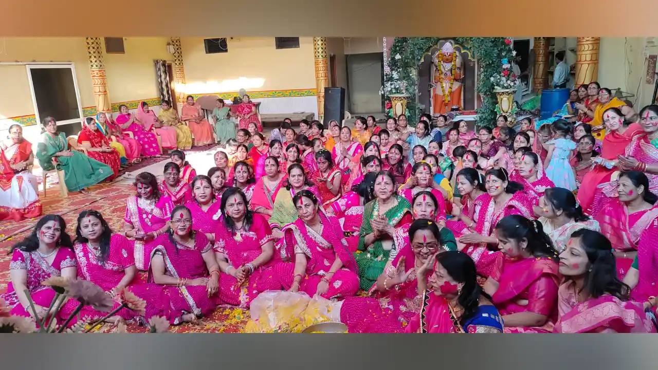 रामानुजकोट मंदिर में वैश्य महिला मंडल द्वारा भव्य फाग महोत्सव मनाया गया