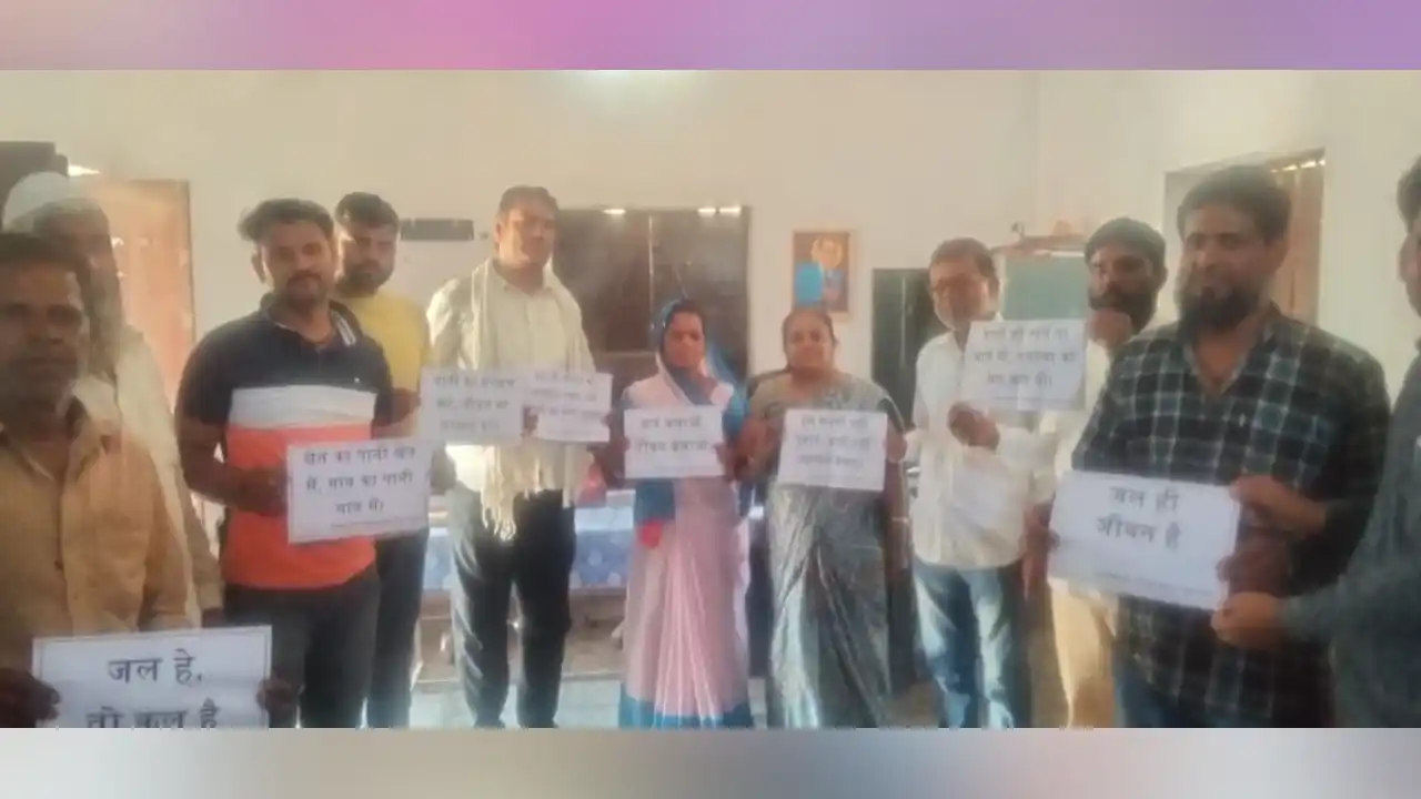 वृक्षारोपण करके धरती पर जल स्तर बढ़ाया जा सकता है