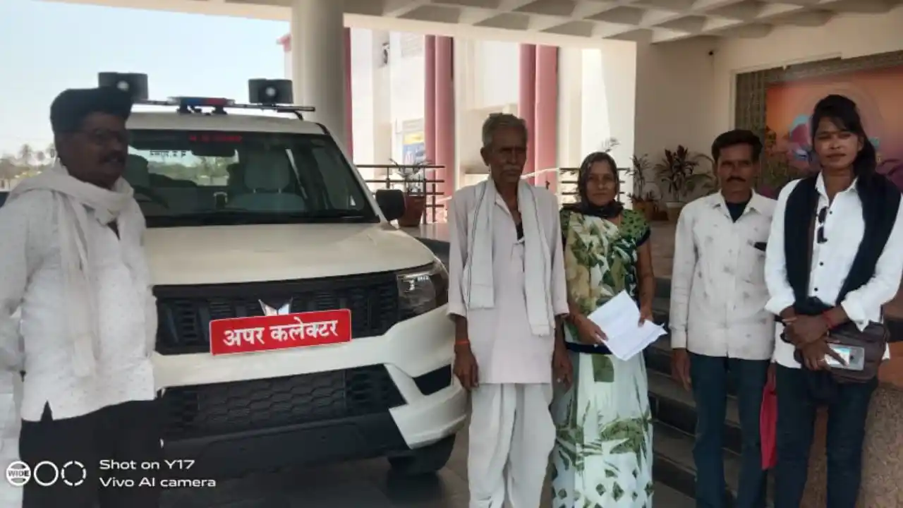 पीड़ित महिला ने पुलिस अधीक्षक और जिला कलेक्टर को अपने हक की संपत्ति पर अधिकार पाने के लिए दिया आवेदन
