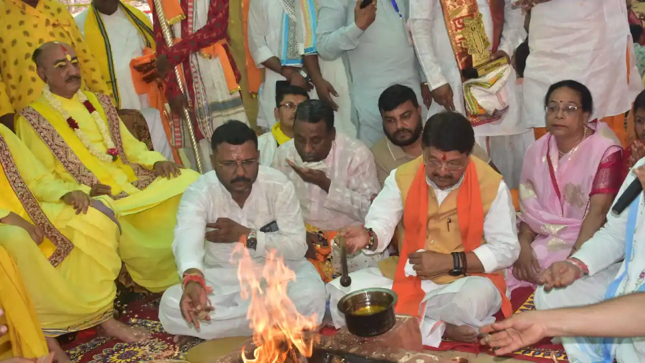 सोमयज्ञ हिंसात्मक प्रवृत्ति को रोकने का है : नगरीय विकास मंत्री श्री कैलाश विजयवर्गी