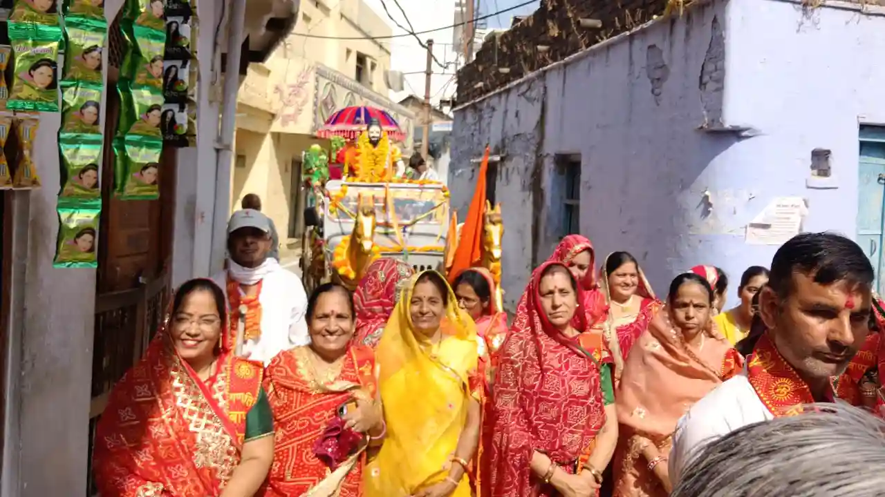 कुकड़ेश्वर में भगवान परशुराम जयंती पर निकला भव्य चल समारोह, नगर में उमड़ा श्रद्धा और उत्साह का सैलाब