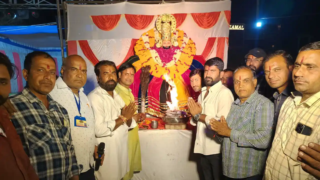 मां के दरबार में सजा खाटू श्याम का दरबार,जली जोत, दी आहुतियां