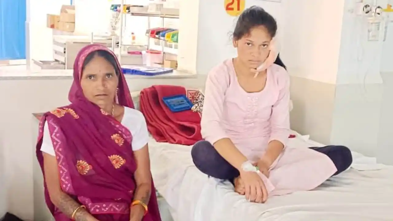 श्री दादाजी धूनीवाले जिला चिकित्सालय में किये जा रहे सभी प्रकार के ऑपरेशन