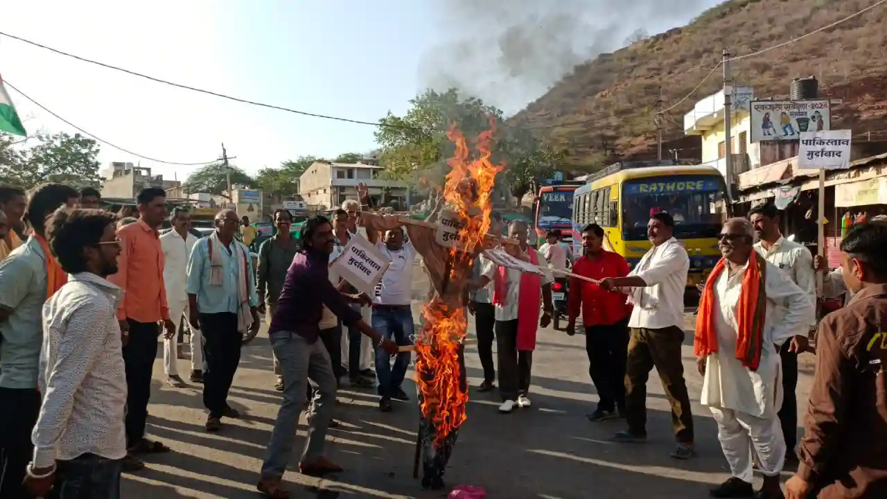 पहलगाम के मामले में रतनगढ़ नगर वासियो ने कार्यवाही की मांग