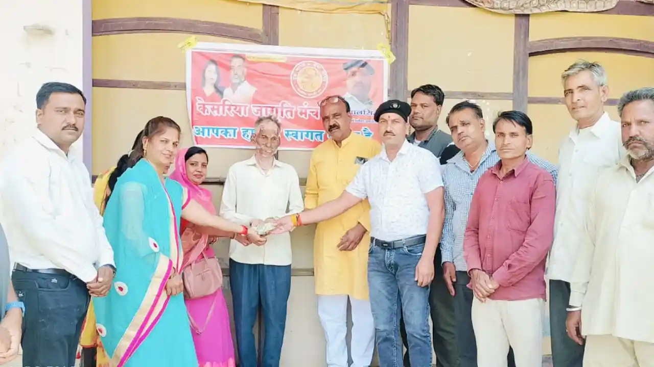 कैंसर पीड़ित को समाजसेवी श्री शक्तावत और केसरिया ग्रुप ने की आर्थिक मदद