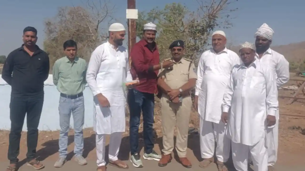 रतनगढ़ मे मुस्लिम समाज द्वारा हर्षोउल्लास के साथ मनाया गया ईद ऊल फितर का त्यौहार