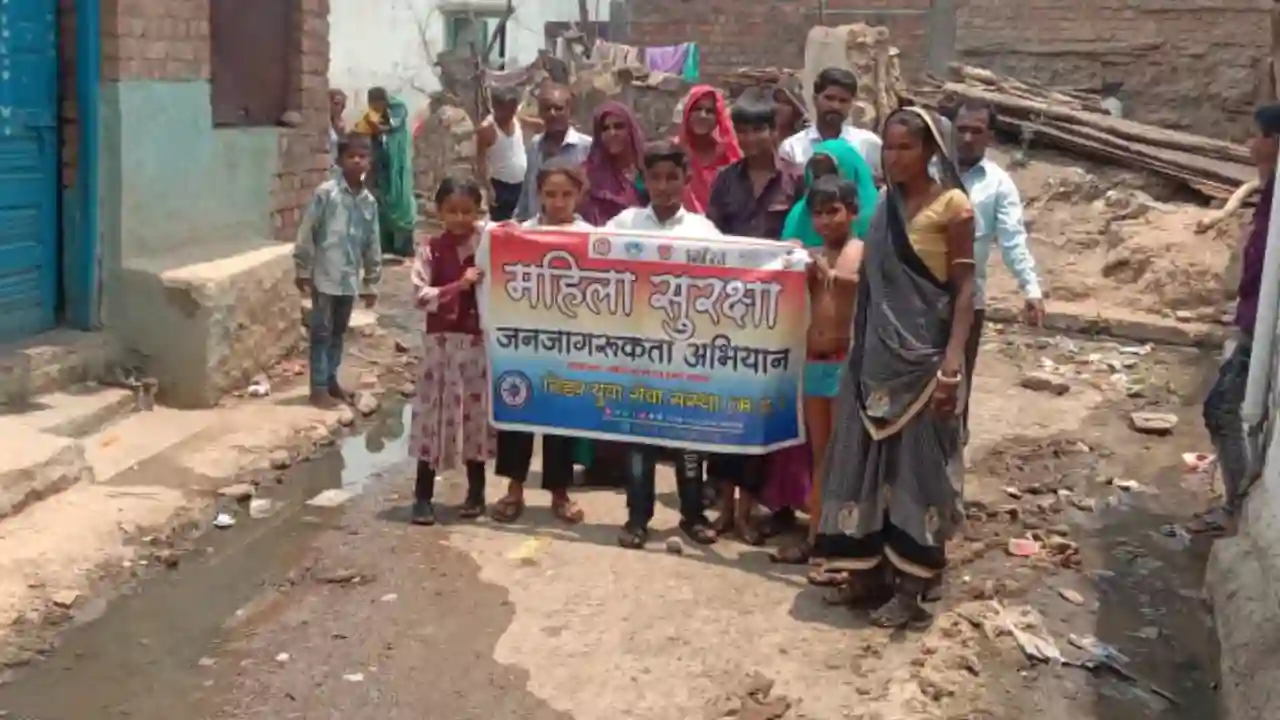 रहीमगढ़ में गंदगी और कीचड़ से परेशान आमजन, नही हो रही कोई सुनवाई