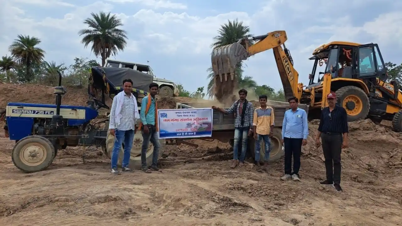 जिला प्रशासन द्वारा जिले में जन सहयोग से जल संवर्धन अभि‍यान प्रारंभ