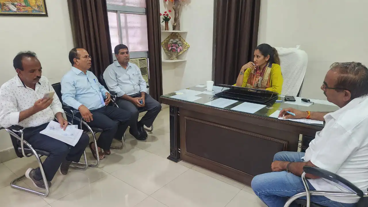 नपा अध्यक्ष श्रीमती चौपड़ा ने दिए भवन आवंटन प्रक्रिया प्रारंभ करने के निर्देश