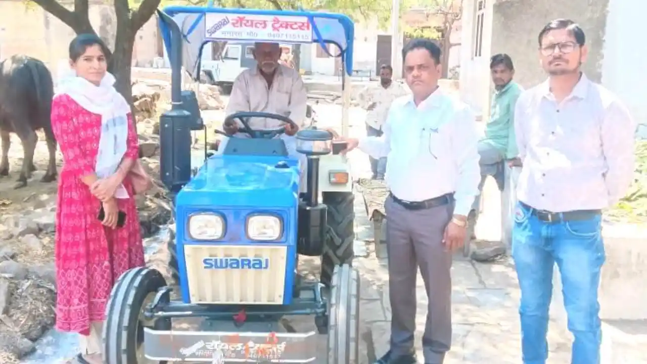 ट्रेक्‍टर से खेती कर अतिरिक्‍त आय अर्जित कर रहे है किसान मन्‍नालाल