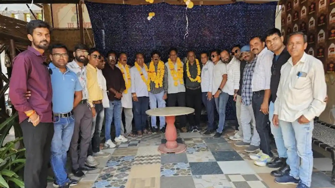 मंदसौर जिला इलेक्ट्रॉनिक मीडिया संघ का गठन नरेंद्र धनोतिया अध्यक्ष,प्रकाश शर्मा उपाध्यक्ष और शाहिद चौधरी सचिव मनोनीत