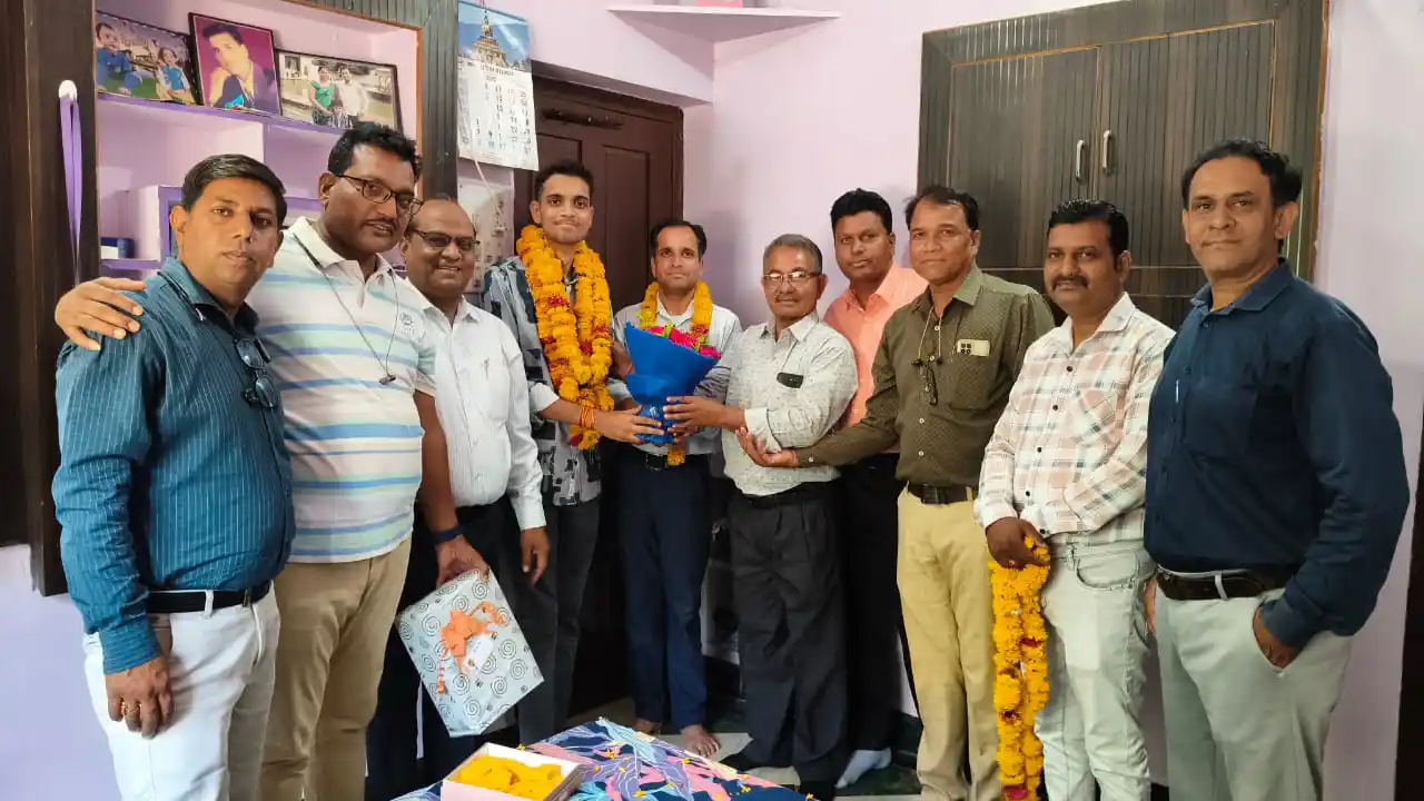 मेघवाल समाज के प्रतिभावान छात्र का युवा मेघवाल समाज संगठन ने किया सम्मान