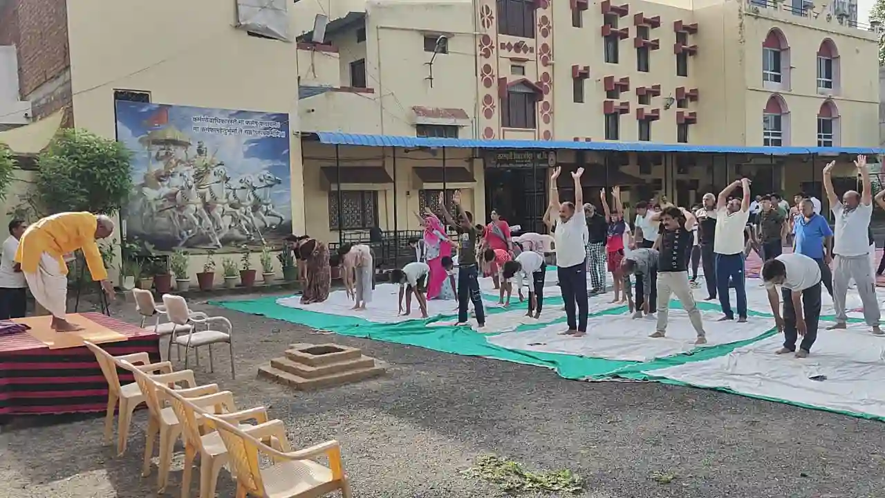 महावीर व्यायाम शाला के 10 दिवसीय प्रशिक्षण शिविर का हुआ समापन प्रशिक्षण प्राप्त करने वाले विद्यार्थियों को प्रशस्ति पत्र प्रदान किए गए